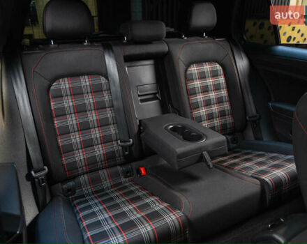 Серый Фольксваген Гольф ГТИ, объемом двигателя 2 л и пробегом 70 тыс. км за 20999 $, фото 31 на Automoto.ua