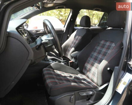 Серый Фольксваген Гольф ГТИ, объемом двигателя 1.98 л и пробегом 113 тыс. км за 17800 $, фото 7 на Automoto.ua