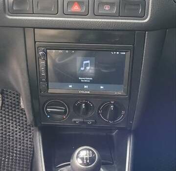 Синій Фольксваген Гольф ГТІ, об'ємом двигуна 1.6 л та пробігом 309 тис. км за 4600 $, фото 7 на Automoto.ua