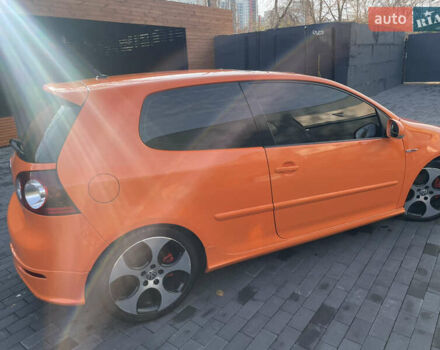 Оранжевый Фольксваген Гольф ГТИ, объемом двигателя 2 л и пробегом 290 тыс. км за 8999 $, фото 1 на Automoto.ua