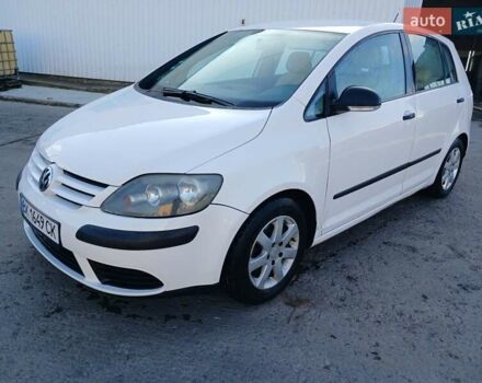 Белый Фольксваген Гольф Плюс, объемом двигателя 1.39 л и пробегом 256 тыс. км за 4250 $, фото 8 на Automoto.ua