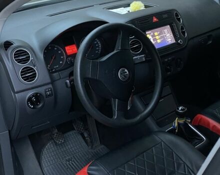 Белый Фольксваген Гольф Плюс, объемом двигателя 1.4 л и пробегом 195 тыс. км за 5000 $, фото 3 на Automoto.ua