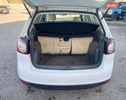 Белый Фольксваген Гольф Плюс, объемом двигателя 1.39 л и пробегом 256 тыс. км за 4250 $, фото 10 на Automoto.ua