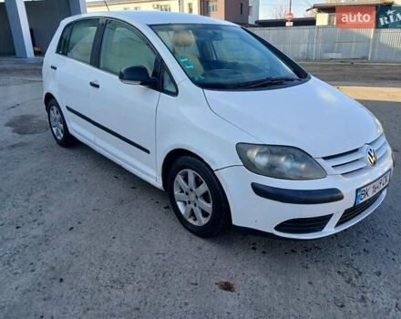 Белый Фольксваген Гольф Плюс, объемом двигателя 1.39 л и пробегом 256 тыс. км за 4250 $, фото 3 на Automoto.ua