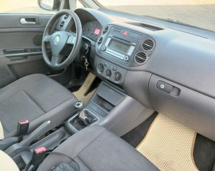 Белый Фольксваген Гольф Плюс, объемом двигателя 1.4 л и пробегом 264 тыс. км за 3950 $, фото 6 на Automoto.ua