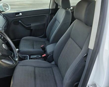 Білий Фольксваген Golf Plus, об'ємом двигуна 1.9 л та пробігом 295 тис. км за 5600 $, фото 28 на Automoto.ua