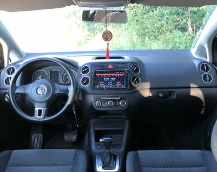 Белый Фольксваген Гольф Плюс, объемом двигателя 1.6 л и пробегом 280 тыс. км за 8200 $, фото 20 на Automoto.ua