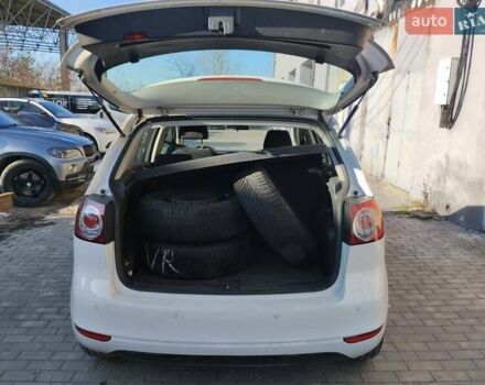 Белый Фольксваген Гольф Плюс, объемом двигателя 1.6 л и пробегом 200 тыс. км за 6900 $, фото 6 на Automoto.ua