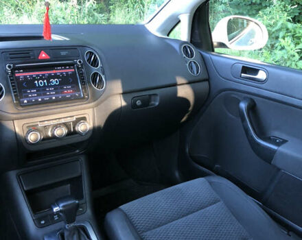 Белый Фольксваген Гольф Плюс, объемом двигателя 1.6 л и пробегом 280 тыс. км за 8200 $, фото 22 на Automoto.ua