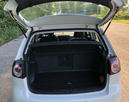 Белый Фольксваген Гольф Плюс, объемом двигателя 1.6 л и пробегом 280 тыс. км за 8200 $, фото 15 на Automoto.ua