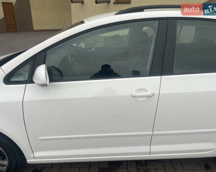 Белый Фольксваген Гольф Плюс, объемом двигателя 1.6 л и пробегом 236 тыс. км за 7500 $, фото 26 на Automoto.ua