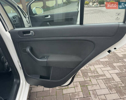 Белый Фольксваген Гольф Плюс, объемом двигателя 1.6 л и пробегом 236 тыс. км за 7500 $, фото 67 на Automoto.ua