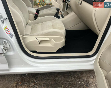 Белый Фольксваген Гольф Плюс, объемом двигателя 1.6 л и пробегом 195 тыс. км за 8950 $, фото 80 на Automoto.ua