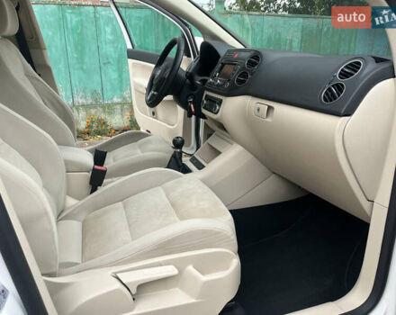 Белый Фольксваген Гольф Плюс, объемом двигателя 1.6 л и пробегом 195 тыс. км за 8950 $, фото 76 на Automoto.ua