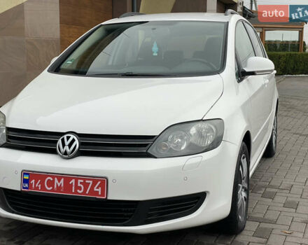 Белый Фольксваген Гольф Плюс, объемом двигателя 1.6 л и пробегом 236 тыс. км за 7500 $, фото 1 на Automoto.ua