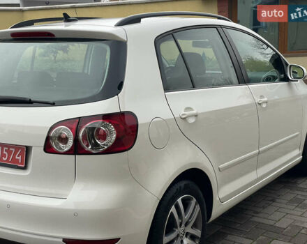 Белый Фольксваген Гольф Плюс, объемом двигателя 1.6 л и пробегом 236 тыс. км за 7500 $, фото 11 на Automoto.ua