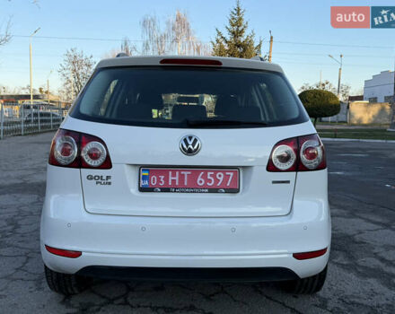 Белый Фольксваген Гольф Плюс, объемом двигателя 1.6 л и пробегом 200 тыс. км за 7999 $, фото 15 на Automoto.ua