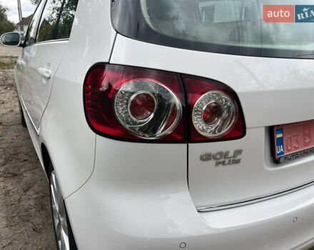 Белый Фольксваген Гольф Плюс, объемом двигателя 1.6 л и пробегом 195 тыс. км за 8950 $, фото 21 на Automoto.ua