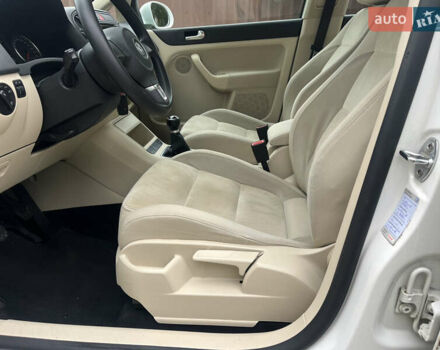 Белый Фольксваген Гольф Плюс, объемом двигателя 1.6 л и пробегом 195 тыс. км за 8950 $, фото 55 на Automoto.ua