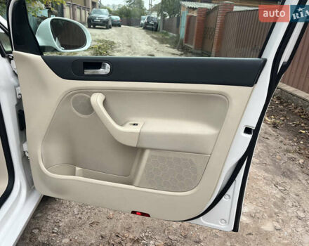 Белый Фольксваген Гольф Плюс, объемом двигателя 1.6 л и пробегом 195 тыс. км за 8950 $, фото 75 на Automoto.ua