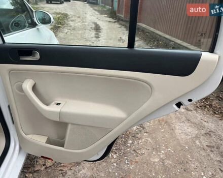 Белый Фольксваген Гольф Плюс, объемом двигателя 1.6 л и пробегом 195 тыс. км за 8950 $, фото 74 на Automoto.ua