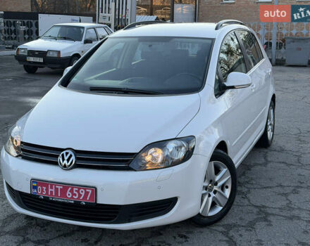 Белый Фольксваген Гольф Плюс, объемом двигателя 1.6 л и пробегом 200 тыс. км за 7999 $, фото 3 на Automoto.ua
