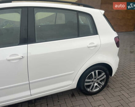 Белый Фольксваген Гольф Плюс, объемом двигателя 1.6 л и пробегом 236 тыс. км за 7500 $, фото 27 на Automoto.ua