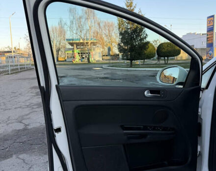 Белый Фольксваген Гольф Плюс, объемом двигателя 1.6 л и пробегом 200 тыс. км за 7999 $, фото 20 на Automoto.ua