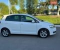 Белый Фольксваген Гольф Плюс, объемом двигателя 1.4 л и пробегом 214 тыс. км за 7700 $, фото 3 на Automoto.ua