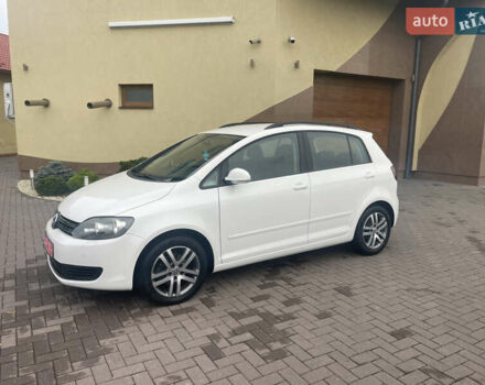 Белый Фольксваген Гольф Плюс, объемом двигателя 1.6 л и пробегом 236 тыс. км за 7500 $, фото 2 на Automoto.ua