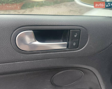 Белый Фольксваген Гольф Плюс, объемом двигателя 1.6 л и пробегом 236 тыс. км за 7500 $, фото 48 на Automoto.ua