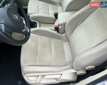 Белый Фольксваген Гольф Плюс, объемом двигателя 1.6 л и пробегом 195 тыс. км за 8950 $, фото 56 на Automoto.ua