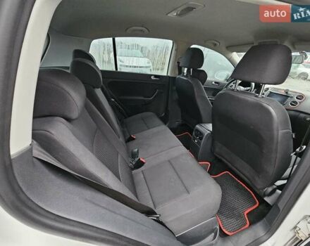 Белый Фольксваген Гольф Плюс, объемом двигателя 1.4 л и пробегом 146 тыс. км за 8000 $, фото 11 на Automoto.ua