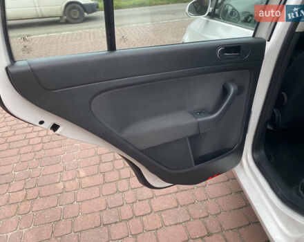 Білий Фольксваген Golf Plus, об'ємом двигуна 1.4 л та пробігом 182 тис. км за 9399 $, фото 33 на Automoto.ua
