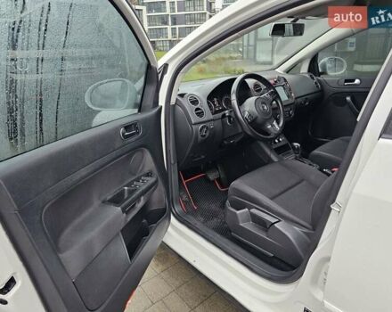 Белый Фольксваген Гольф Плюс, объемом двигателя 1.4 л и пробегом 146 тыс. км за 8000 $, фото 5 на Automoto.ua