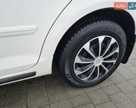 Белый Фольксваген Гольф Плюс, объемом двигателя 1.4 л и пробегом 146 тыс. км за 8000 $, фото 21 на Automoto.ua