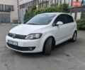 Белый Фольксваген Гольф Плюс, объемом двигателя 1.6 л и пробегом 300 тыс. км за 10200 $, фото 4 на Automoto.ua