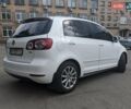 Белый Фольксваген Гольф Плюс, объемом двигателя 1.6 л и пробегом 300 тыс. км за 10200 $, фото 2 на Automoto.ua