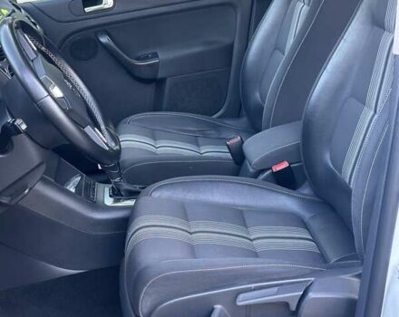 Белый Фольксваген Гольф Плюс, объемом двигателя 1.6 л и пробегом 353 тыс. км за 9500 $, фото 7 на Automoto.ua