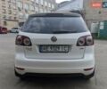 Белый Фольксваген Гольф Плюс, объемом двигателя 1.6 л и пробегом 300 тыс. км за 10200 $, фото 5 на Automoto.ua