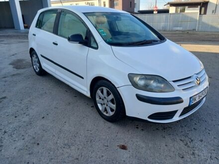 Белый Фольксваген Гольф Плюс, объемом двигателя 1.4 л и пробегом 264 тыс. км за 3950 $, фото 1 на Automoto.ua