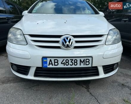 Белый Фольксваген Гольф Плюс, объемом двигателя 1.4 л и пробегом 214 тыс. км за 7700 $, фото 1 на Automoto.ua