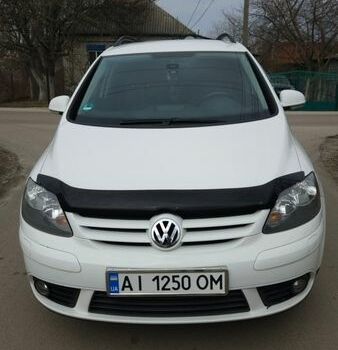 Белый Фольксваген Гольф Плюс, объемом двигателя 1.9 л и пробегом 261 тыс. км за 7500 $, фото 1 на Automoto.ua