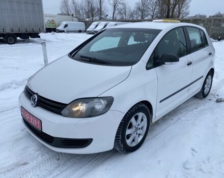 Белый Фольксваген Гольф Плюс, объемом двигателя 1.6 л и пробегом 242 тыс. км за 6990 $, фото 1 на Automoto.ua