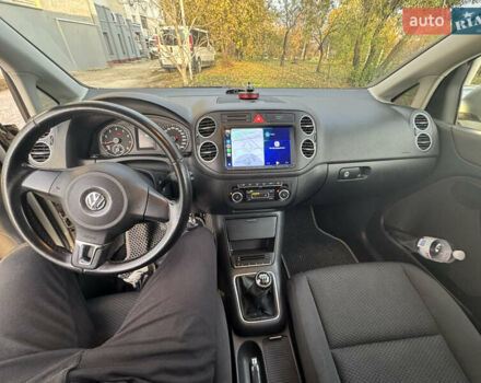 Бежевий Фольксваген Golf Plus, об'ємом двигуна 1.4 л та пробігом 116 тис. км за 9000 $, фото 16 на Automoto.ua