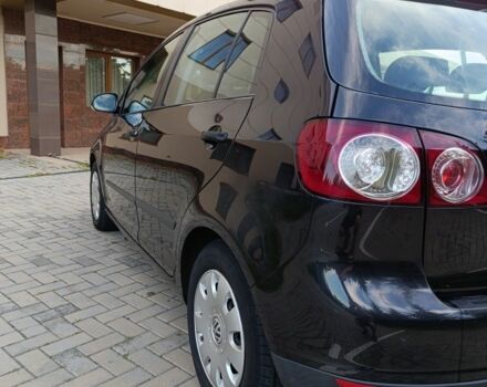 Черный Фольксваген Гольф Плюс, объемом двигателя 1.4 л и пробегом 330 тыс. км за 4700 $, фото 11 на Automoto.ua