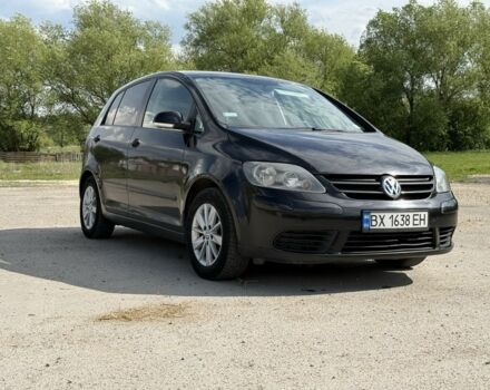 Черный Фольксваген Гольф Плюс, объемом двигателя 1.6 л и пробегом 280 тыс. км за 5299 $, фото 2 на Automoto.ua