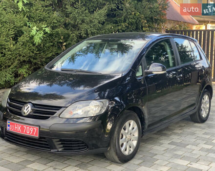 Черный Фольксваген Гольф Плюс, объемом двигателя 1.6 л и пробегом 248 тыс. км за 5550 $, фото 2 на Automoto.ua