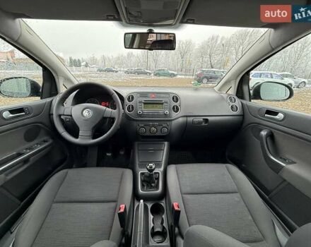 Черный Фольксваген Гольф Плюс, объемом двигателя 0 л и пробегом 243 тыс. км за 5399 $, фото 12 на Automoto.ua