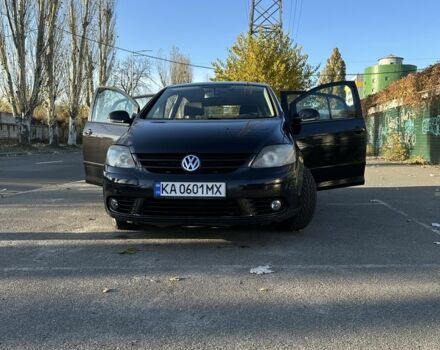 Черный Фольксваген Гольф Плюс, объемом двигателя 1.6 л и пробегом 250 тыс. км за 5600 $, фото 2 на Automoto.ua
